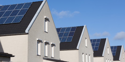 Considerations When Pairing Solar Panels & Microinverters